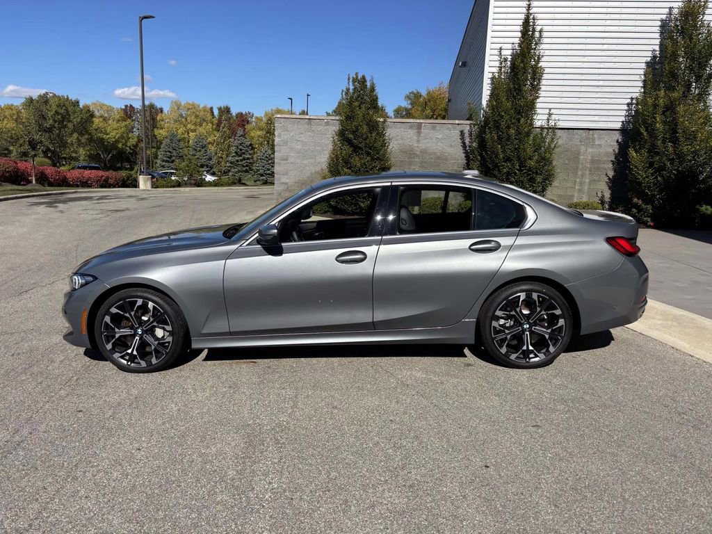 Certified 2025 BMW 330i xDrive Sedan image 4