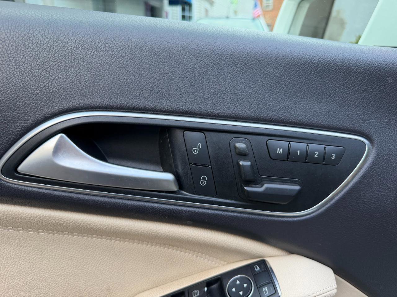Used 2014 Mercedes-Benz CLA 250 4MATIC image 26