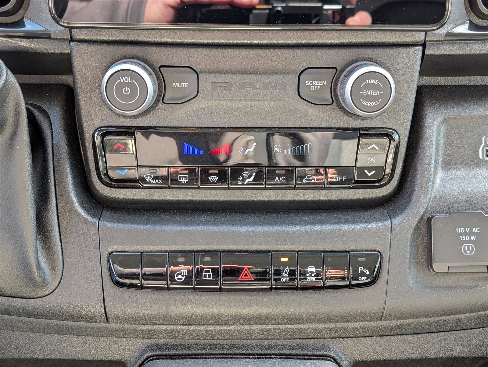 Used 2025 RAM ProMaster 1500 w/ Premium Convenience Group image 25