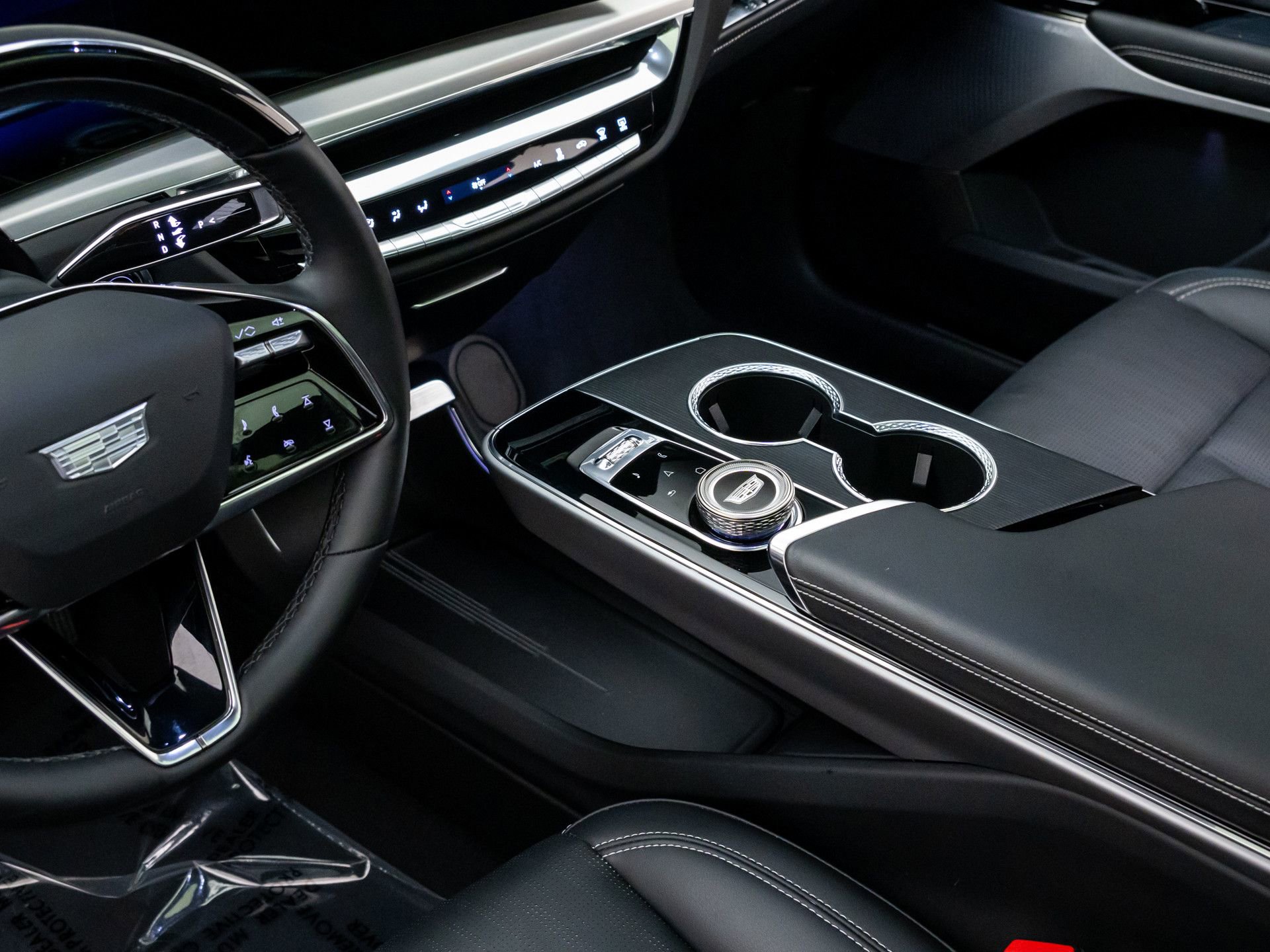 Certified 2025 Cadillac Lyriq Luxury w/ LPO, Floor Liner Package image 14