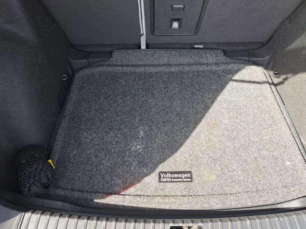 Used 2024 Volkswagen Taos SE image 28