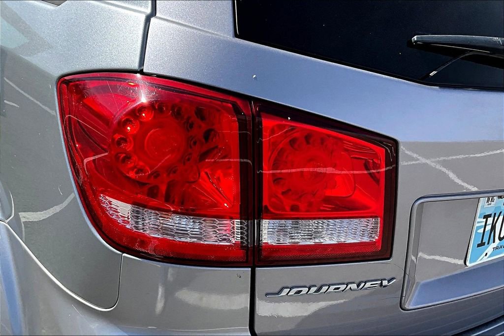 Used 2019 Dodge Journey SE w/ Blacktop Package image 24