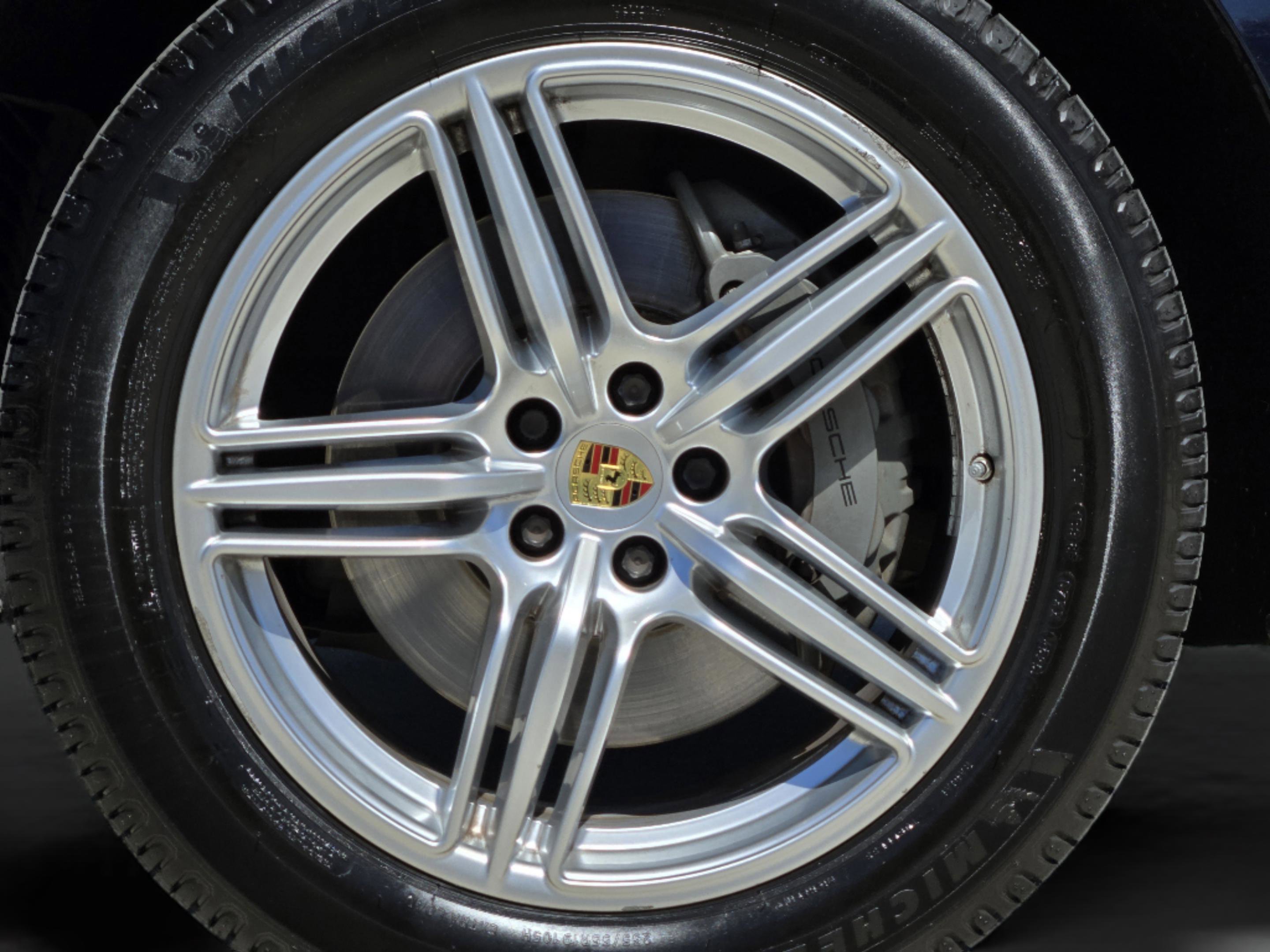 Used 2020 Porsche Macan S image 39