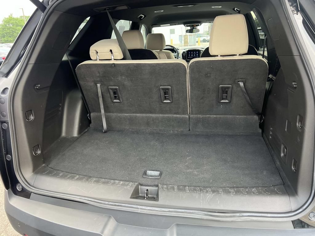 Used 2022 Chevrolet Traverse LT FWD image 10