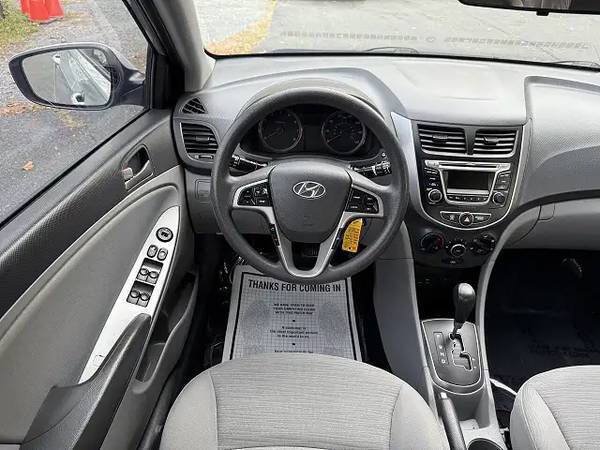 Used 2017 Hyundai Accent SE FWD image 5
