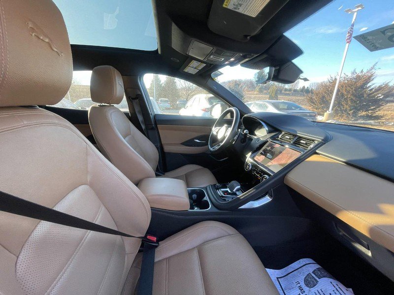 Used 2022 Jaguar E-PACE SE image 3