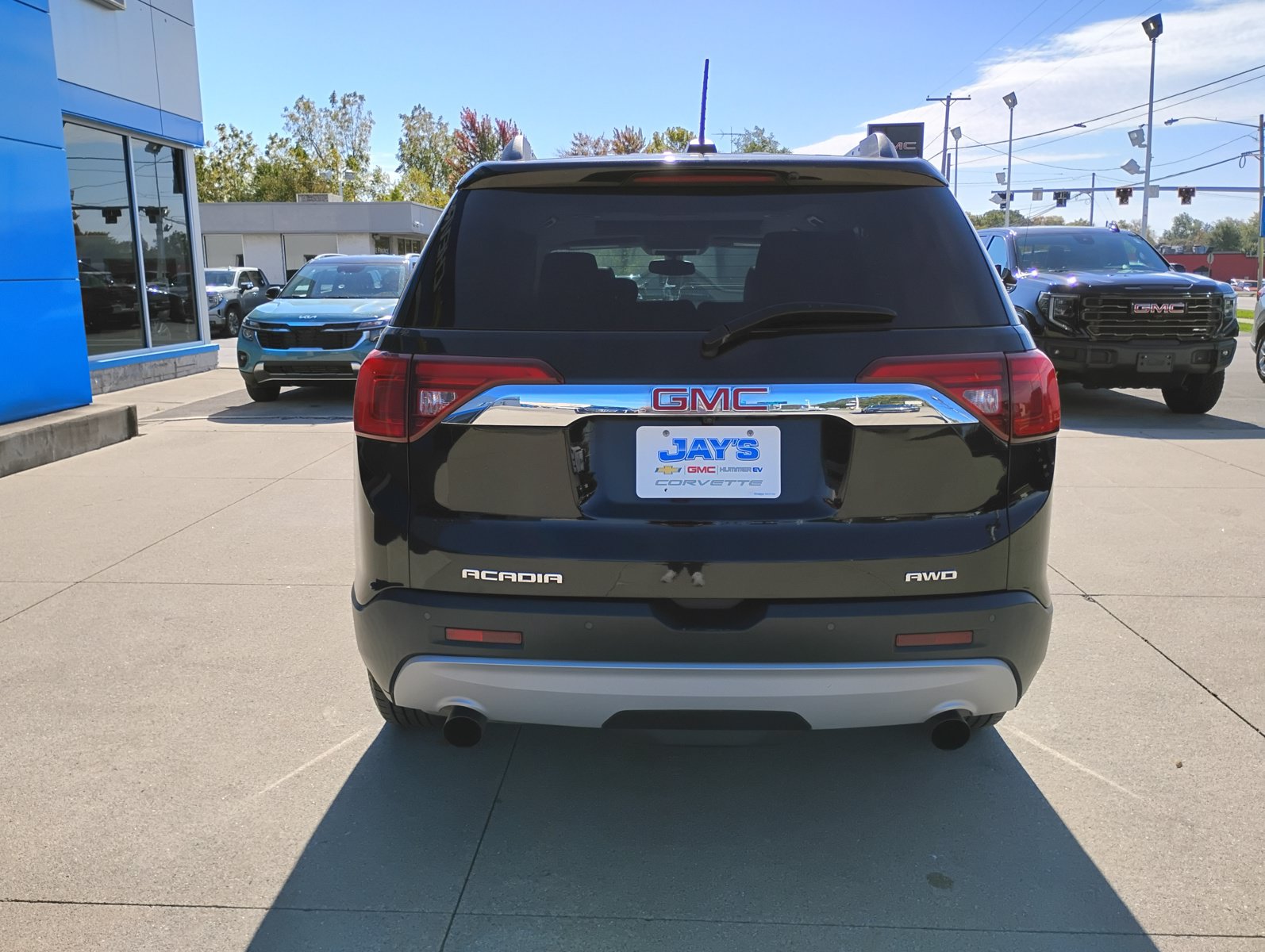 Used 2017 GMC Acadia SLT AWD/4WD image 8