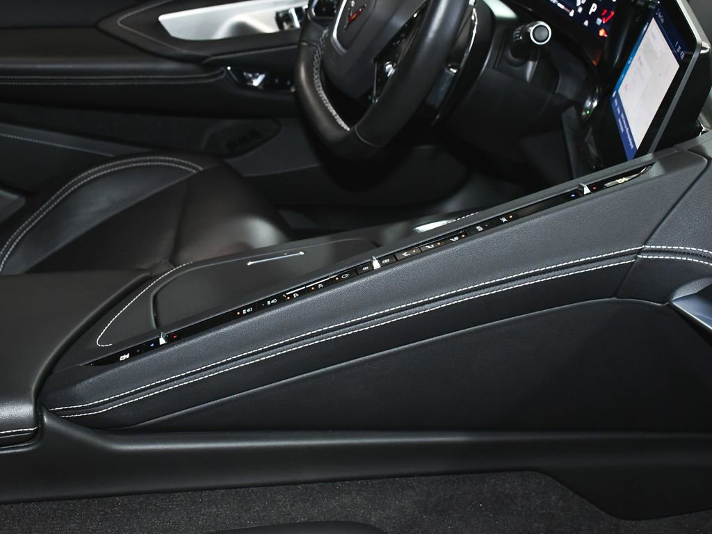 Used 2024 Chevrolet Corvette Stingray Convertible RWD image 46