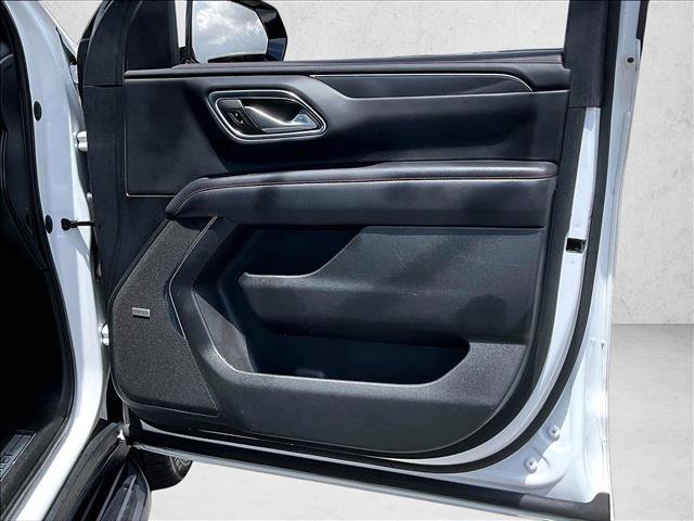 Used 2021 Chevrolet Suburban RST RWD image 18