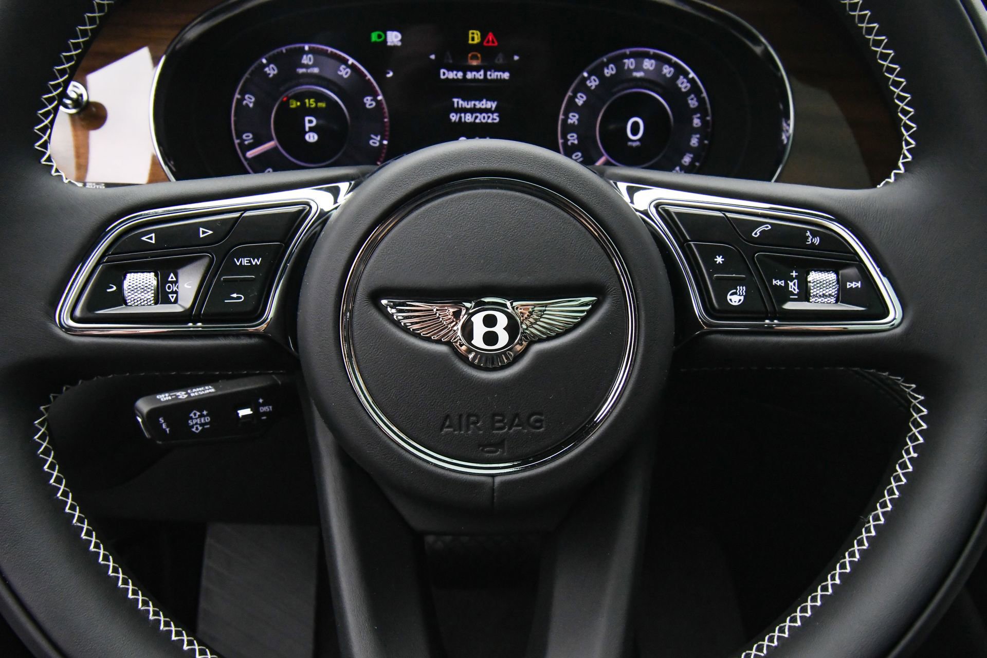 New 2025 Bentley Bentayga image 33