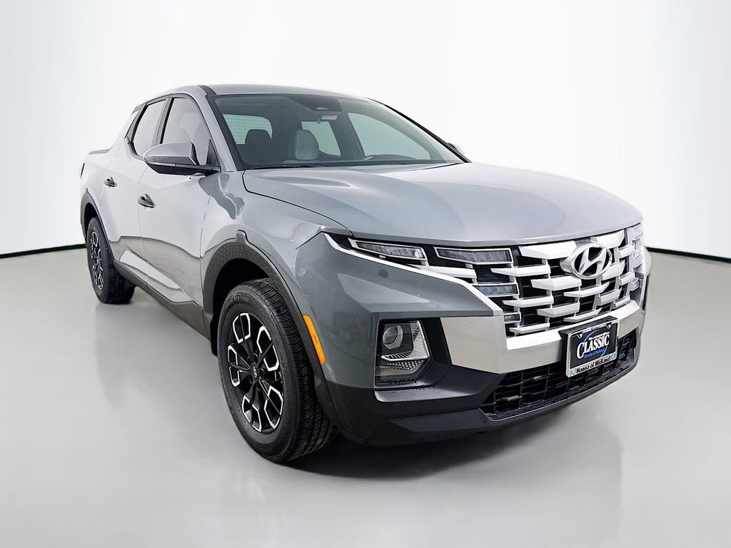 Used 2023 Hyundai Santa Cruz SE image 1