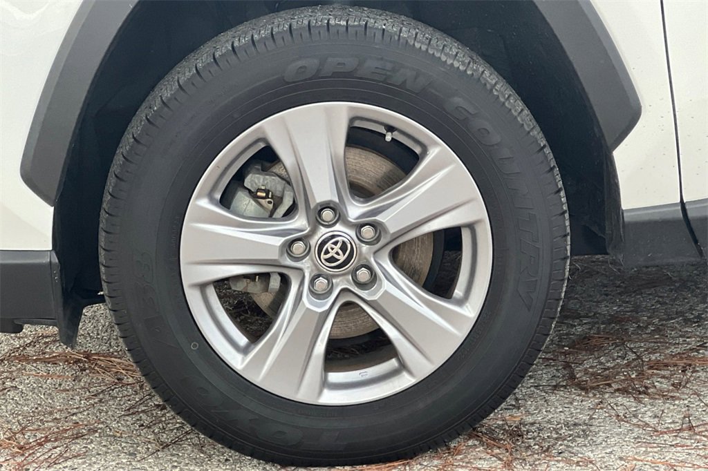 Certified 2024 Toyota RAV4 XLE image 28