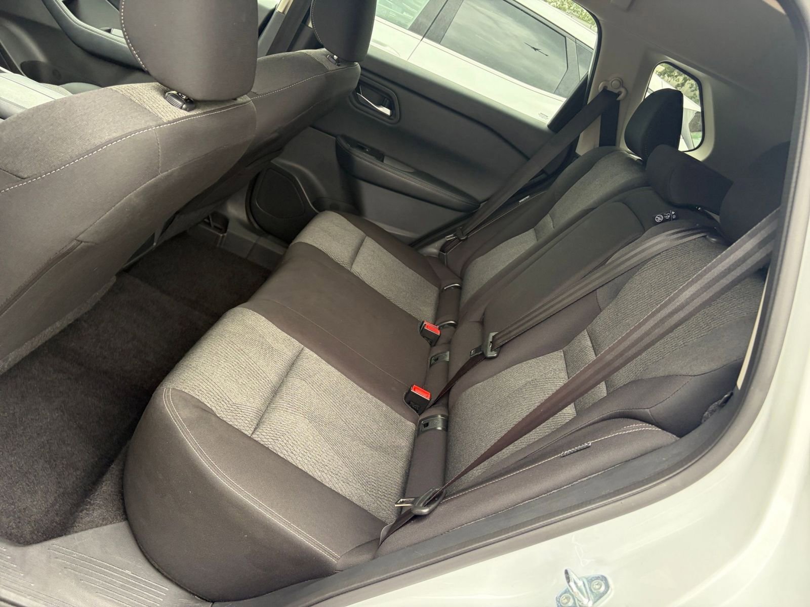 Used 2025 Nissan Rogue SV AWD/4WD image 27