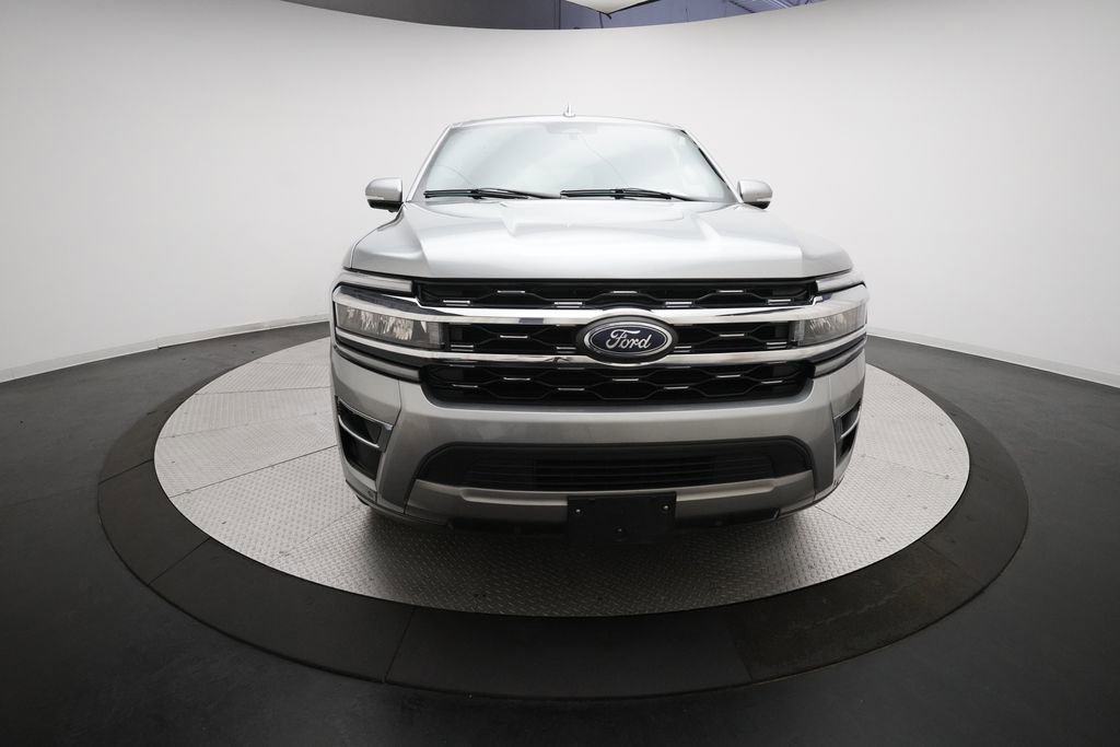 Used 2024 Ford Expedition Limited image 11