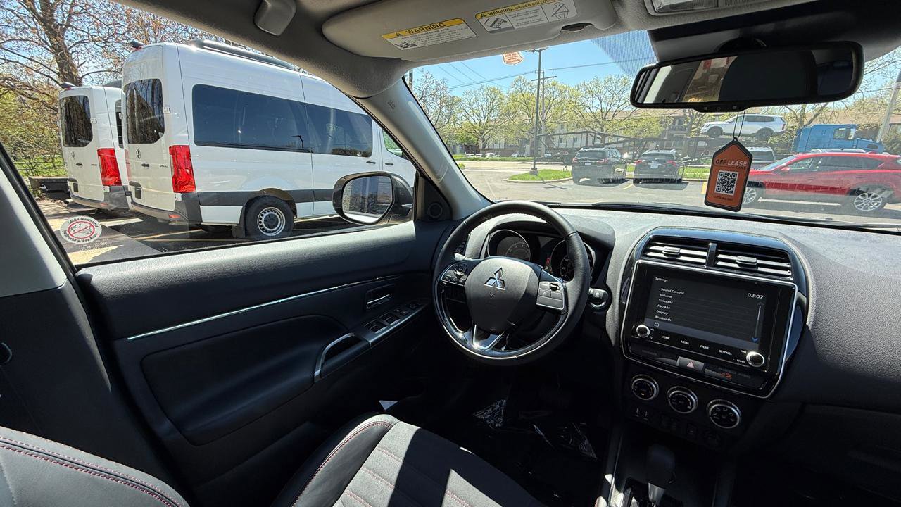 Used 2025 Mitsubishi Outlander Sport ES AWD/4WD image 12