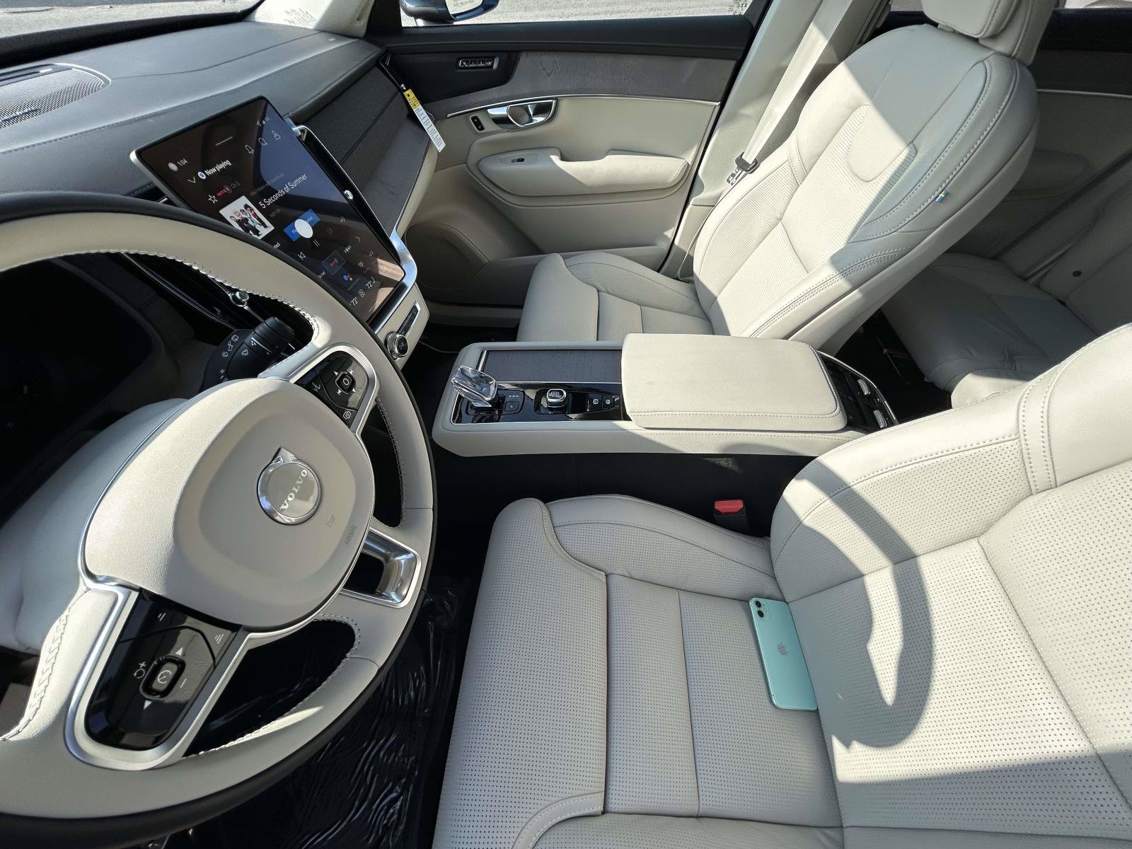New 2026 Volvo XC90 B6 Ultra w/ Protection Package AWD/4WD image 9