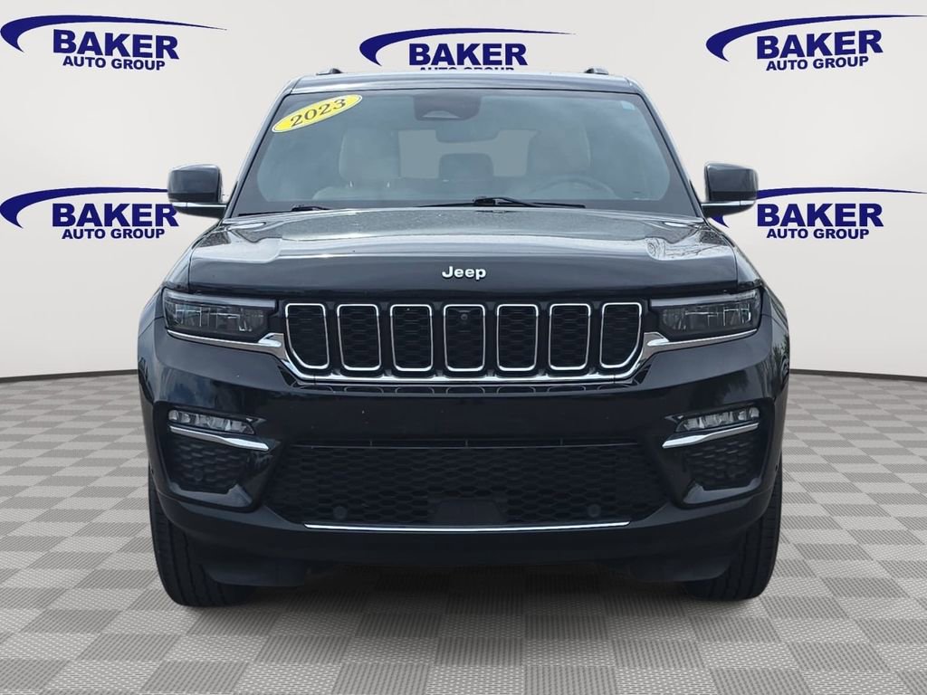 Used 2023 Jeep Grand Cherokee Limited w/ Luxury Tech Group II AWD/4WD image 2