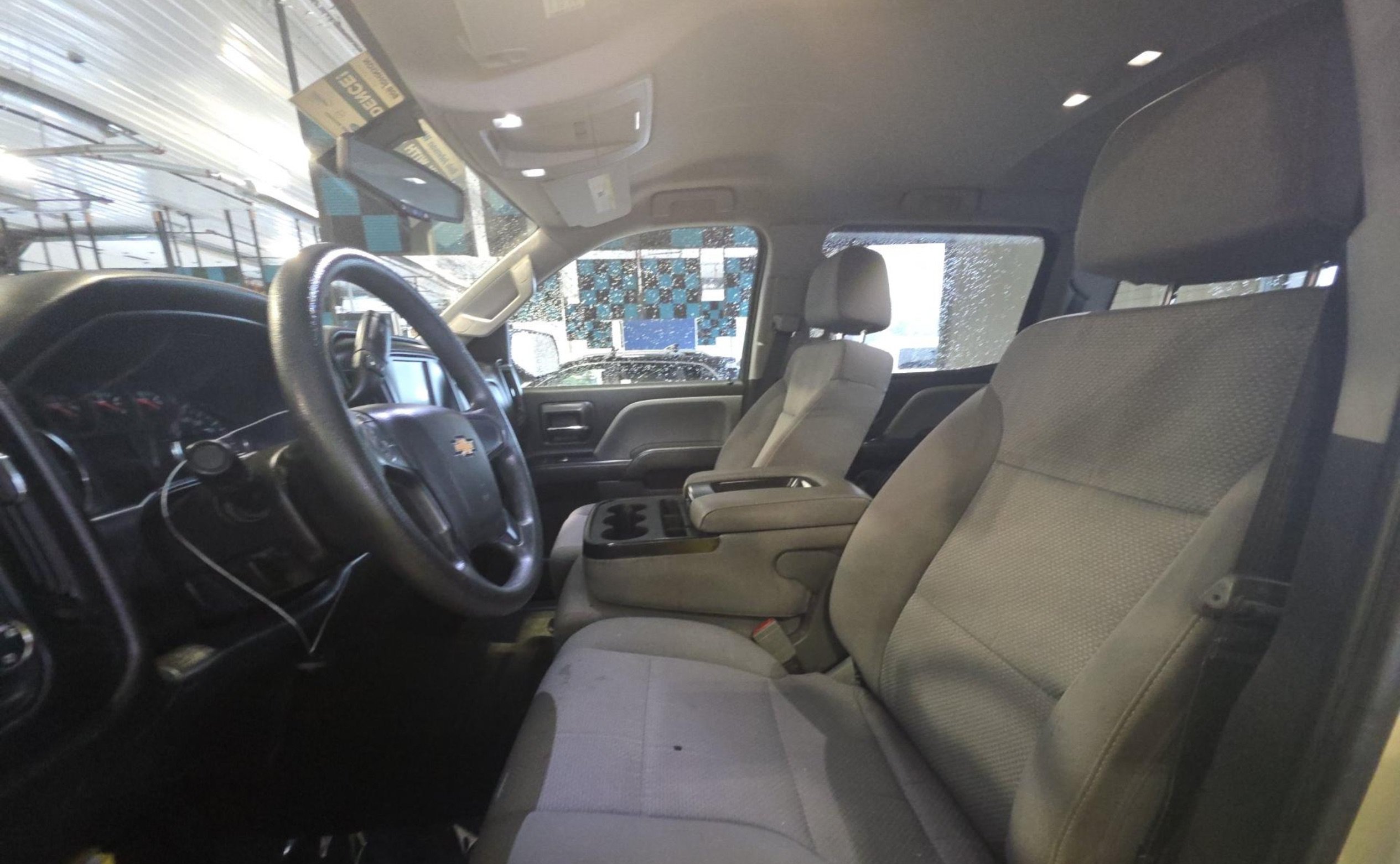 Used 2018 Chevrolet Silverado 1500 Custom w/ Custom Convenience Package AWD/4WD image 5