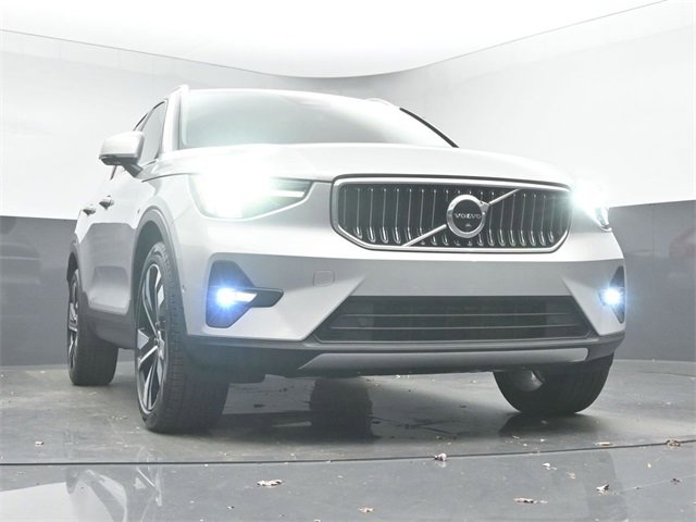 Used 2023 Volvo XC40 B5 Plus w/ Driver Assist Package image 37