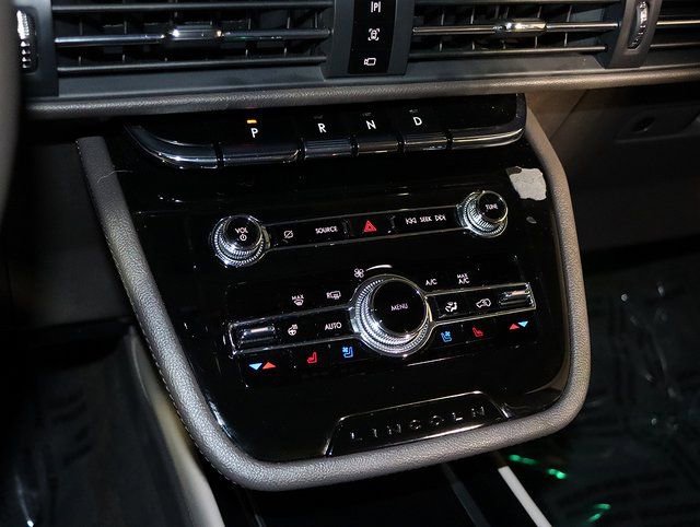 Used 2022 Lincoln Corsair AWD w/ Premium Package image 18