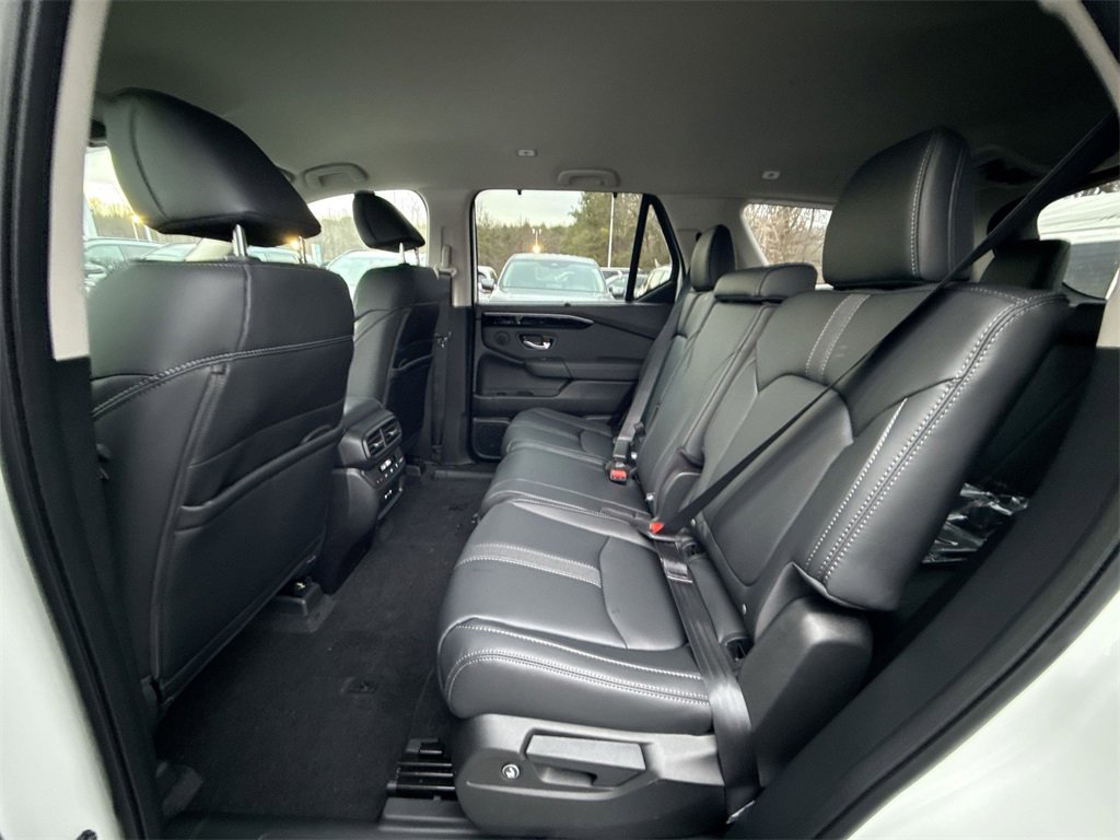 New 2025 Honda Pilot EX-L image 23