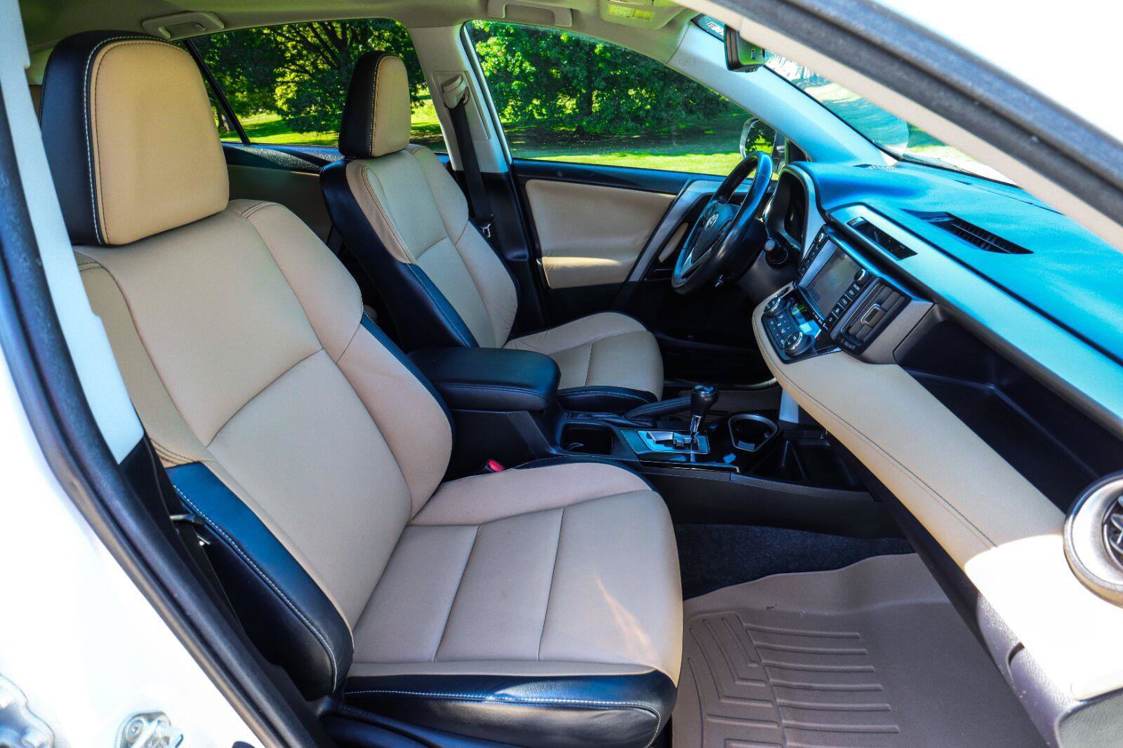 Used 2016 Toyota RAV4 Limited FWD image 38