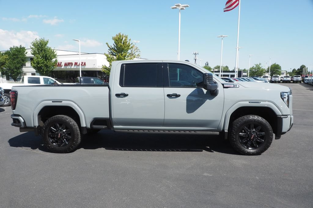 Used 2024 GMC Sierra 2500 AT4 w/ AT4 Premium Plus Package AWD/4WD image 7