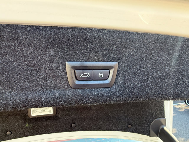 Used 2024 BMW M3 w/ M Carbon Exterior Package RWD image 32