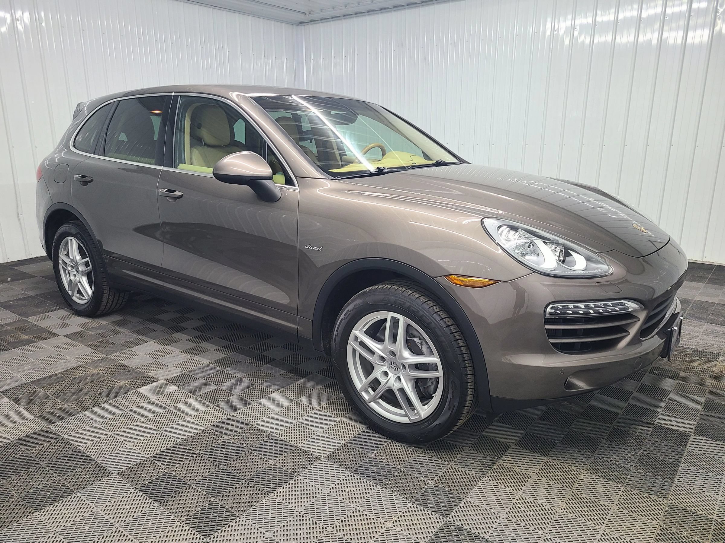 Used 2013 Porsche Cayenne Diesel AWD/4WD image 13