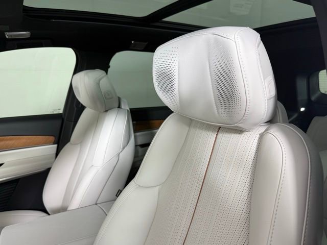 New 2026 Cadillac Vistiq Luxury image 6