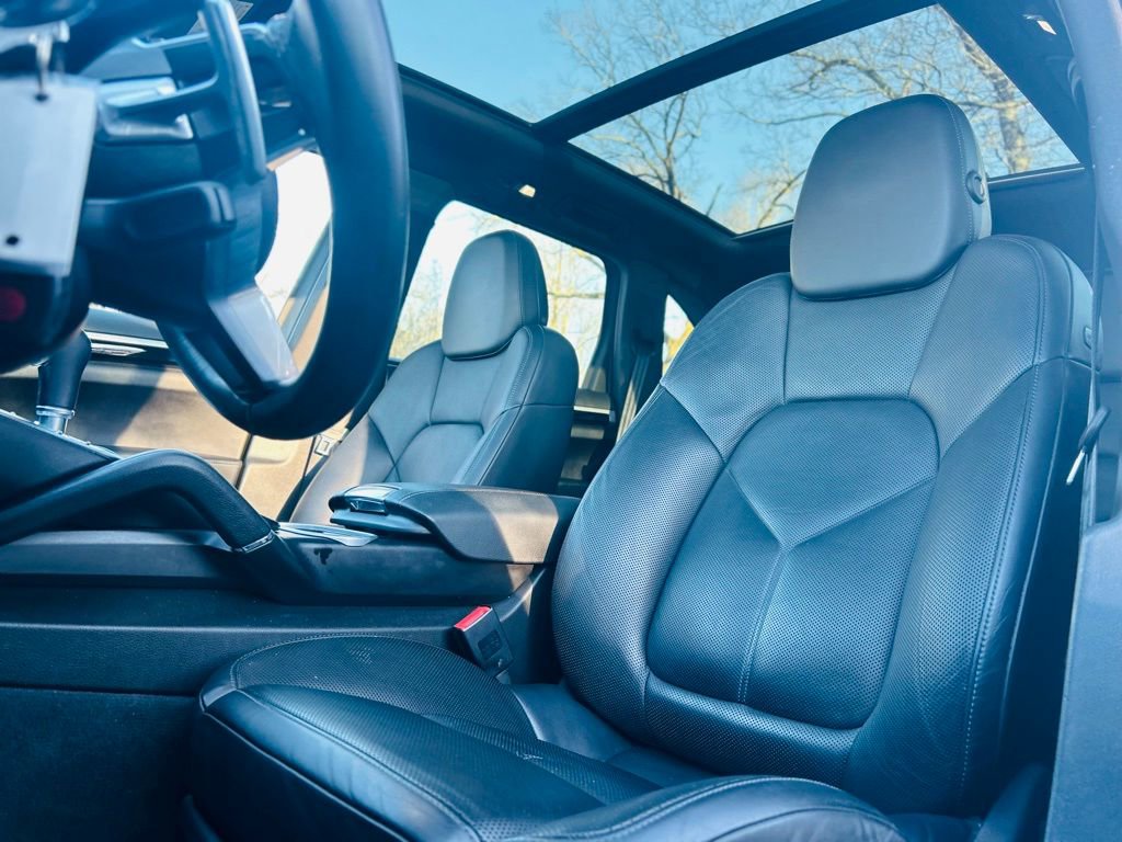 Used 2016 Porsche Cayenne S image 16