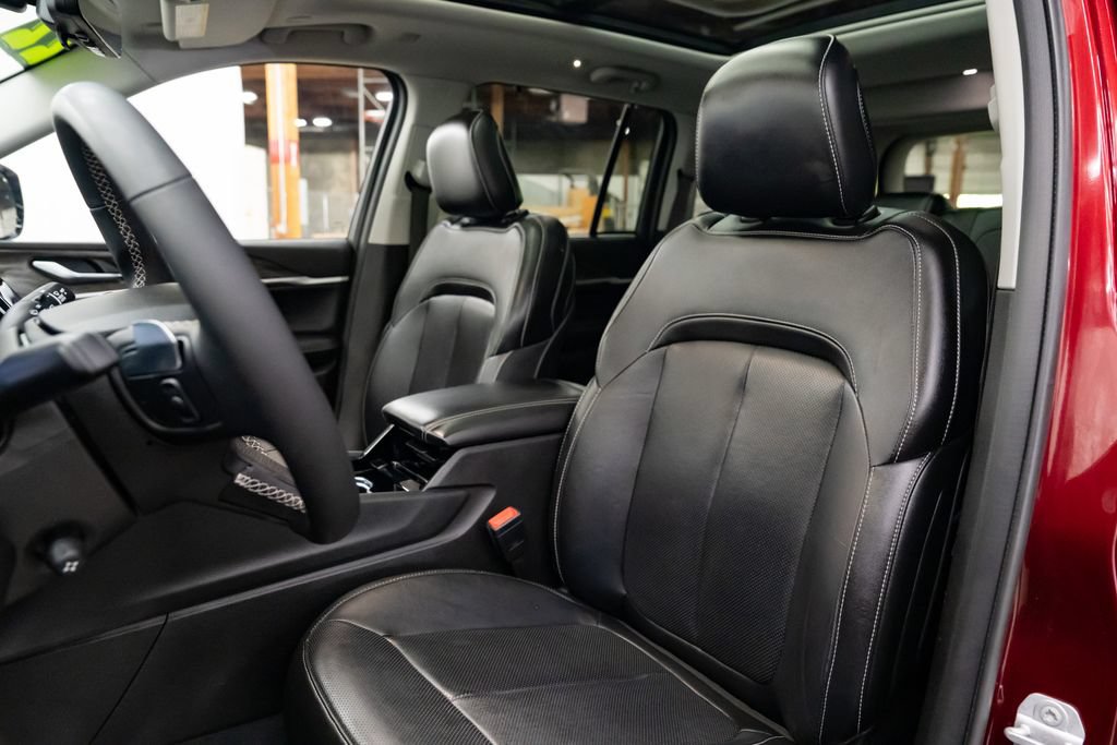 Used 2022 Jeep Grand Cherokee Limited 4xe w/ Luxury Tech Group II AWD/4WD image 25