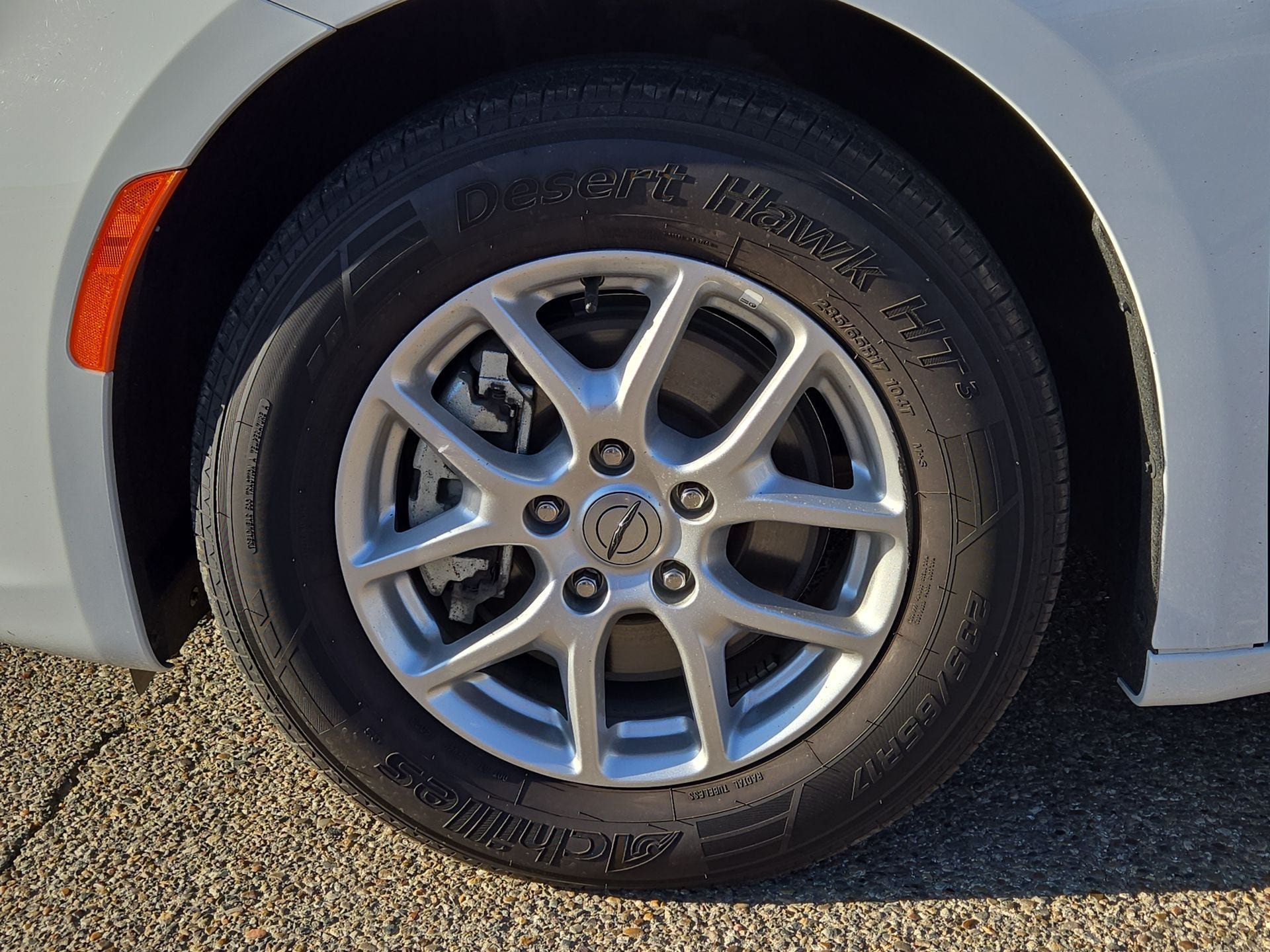 Used 2024 Chrysler Pacifica Touring-L FWD image 11