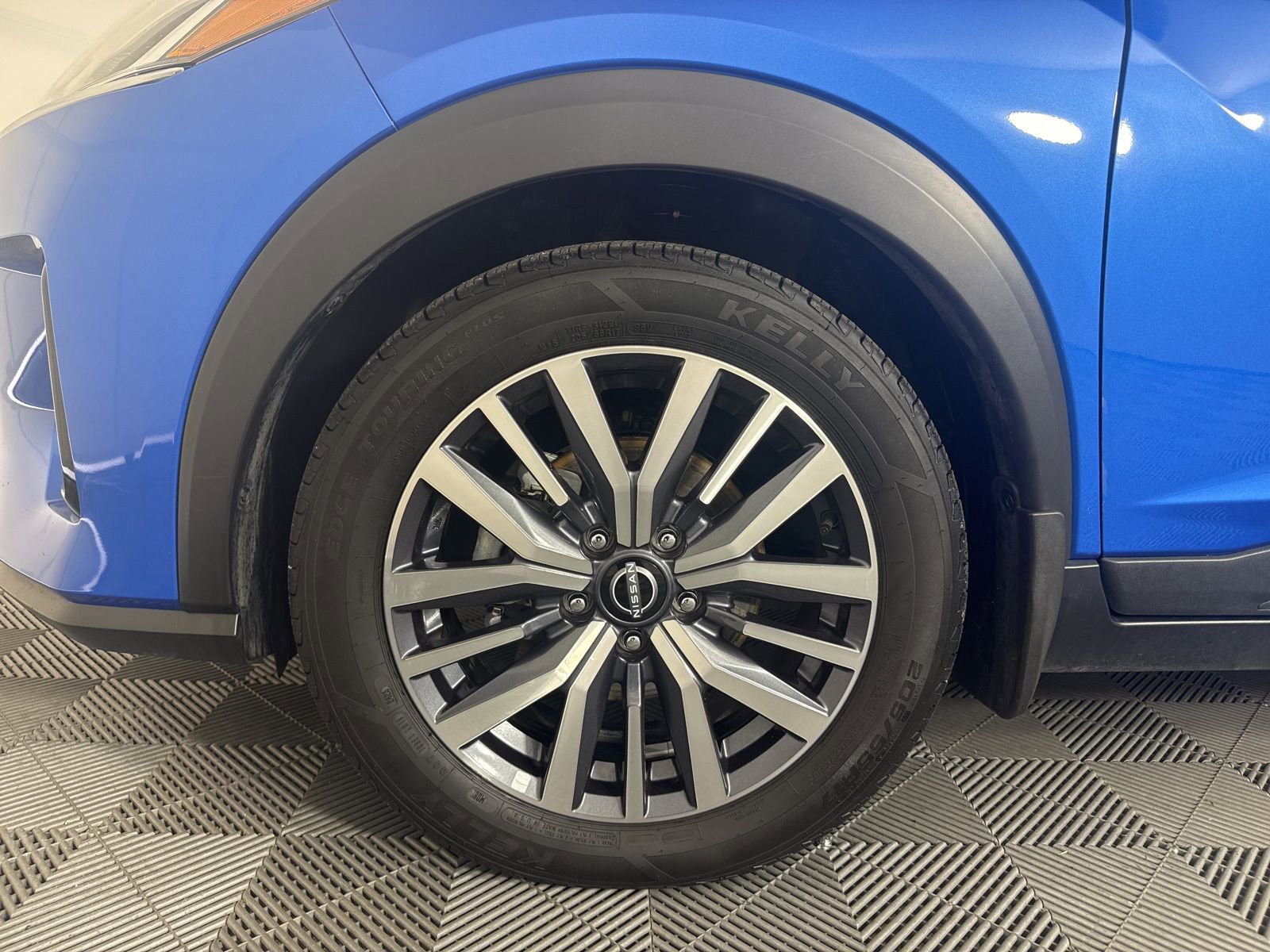 Used 2023 Nissan Kicks SV FWD image 7