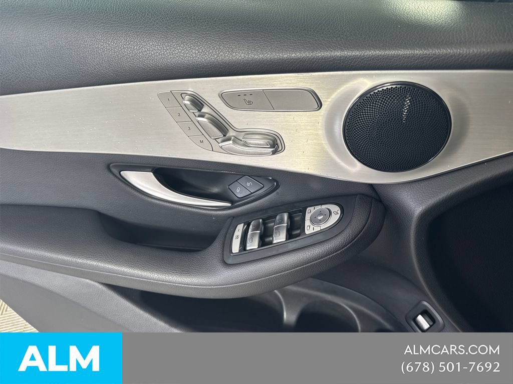 Used 2019 Mercedes-Benz GLC 300 4MATIC w/ Premium Package image 13