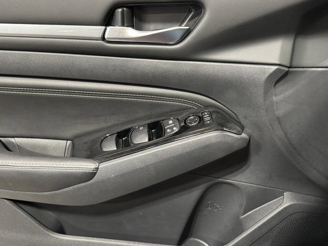 Used 2022 Nissan Altima 2.5 SV w/ SV Premium Package image 24