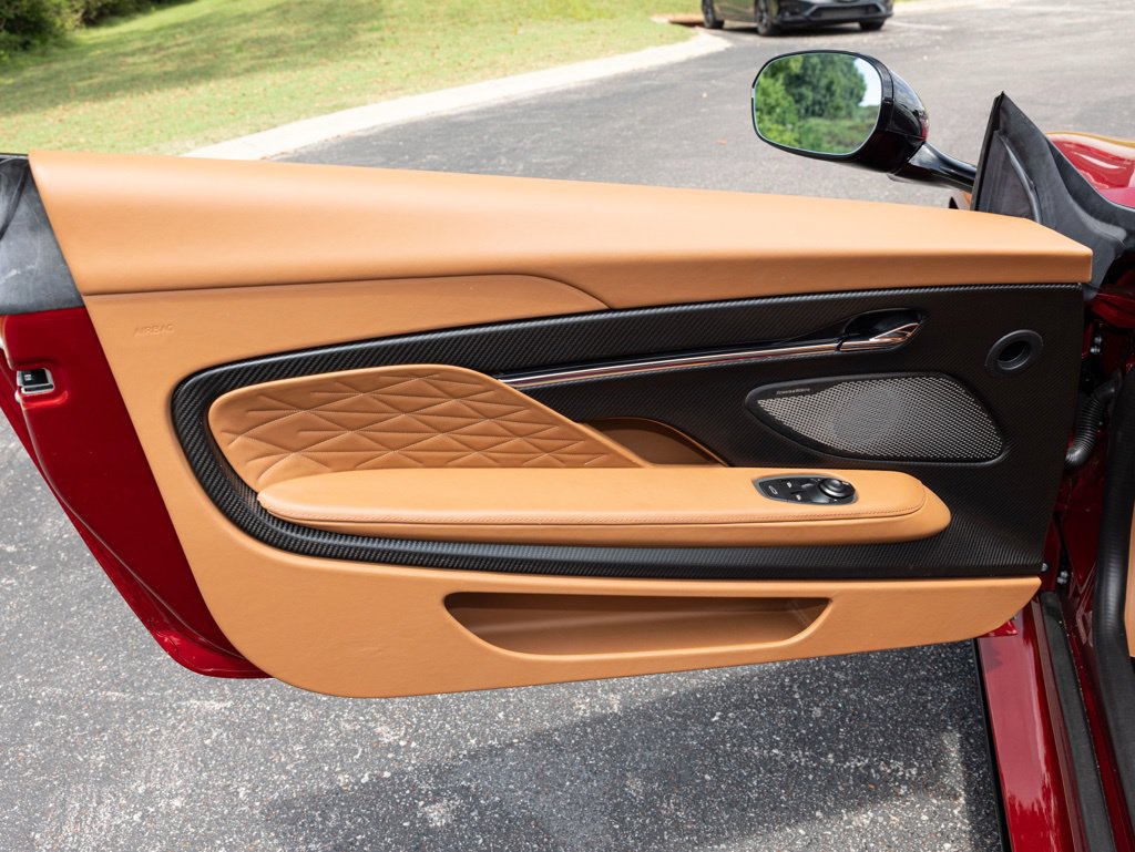 Used 2025 Aston Martin DB12 Convertible RWD image 18