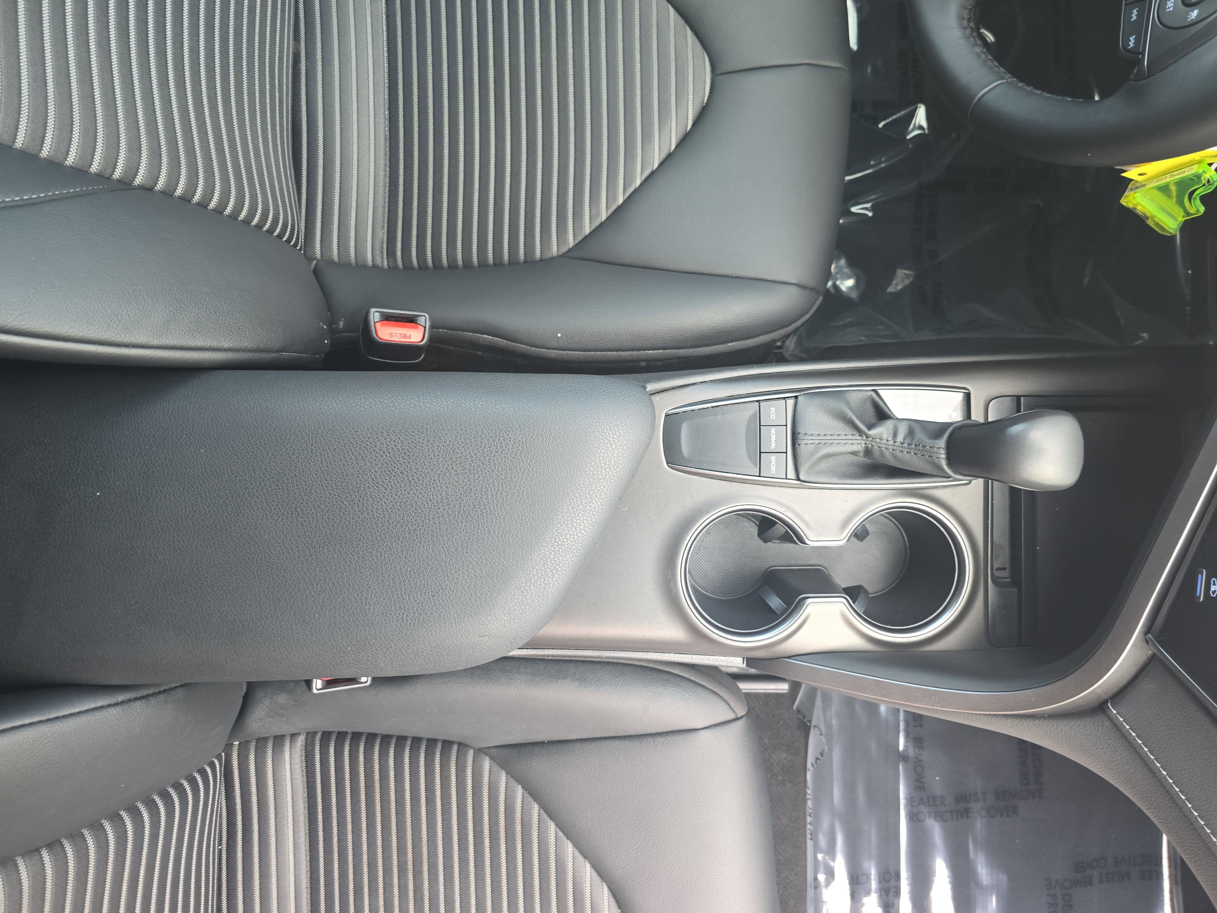 Used 2023 Toyota Camry SE FWD image 12