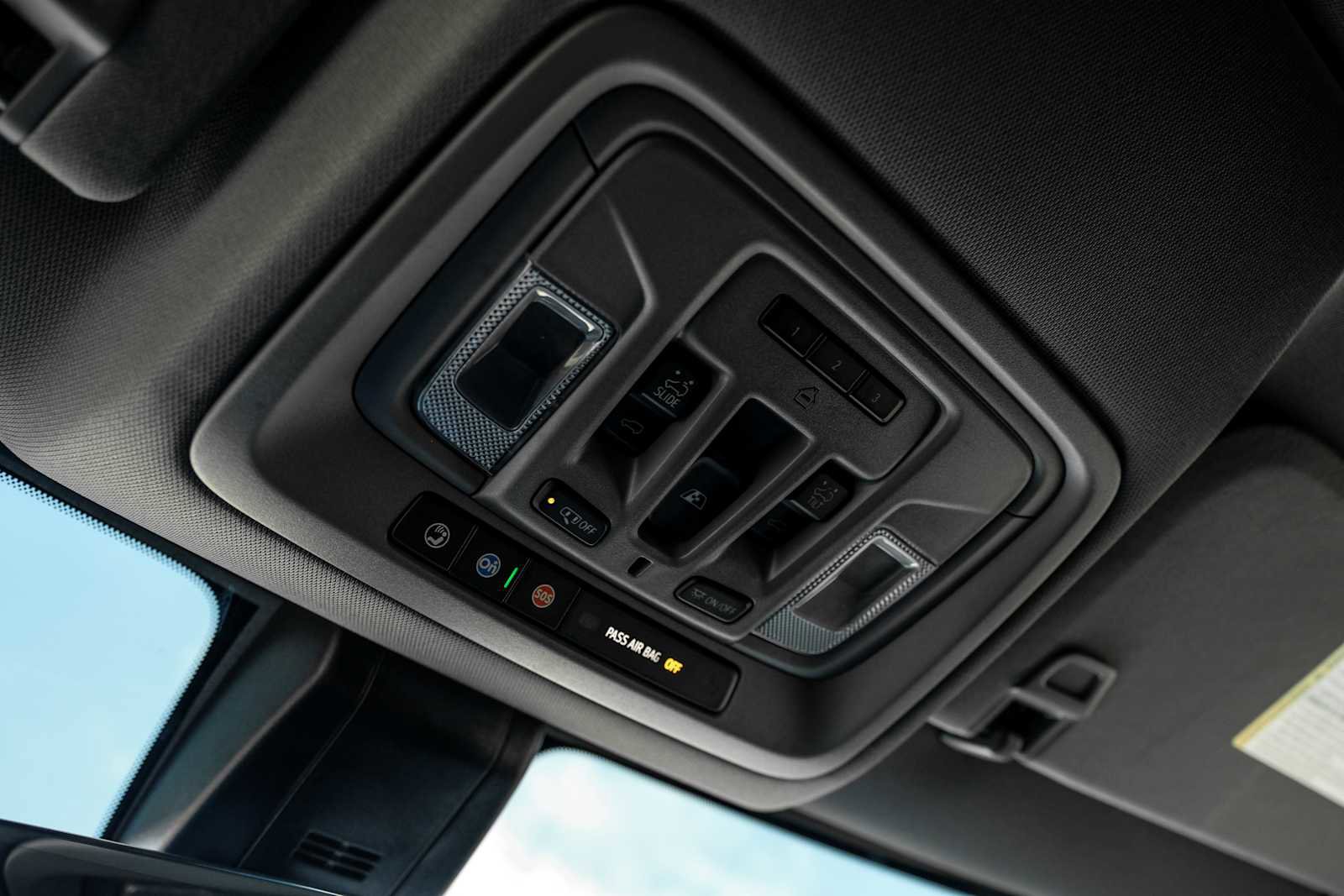 Used 2022 GMC Sierra 3500 Denali w/ Denali Ultimate Package AWD/4WD image 25