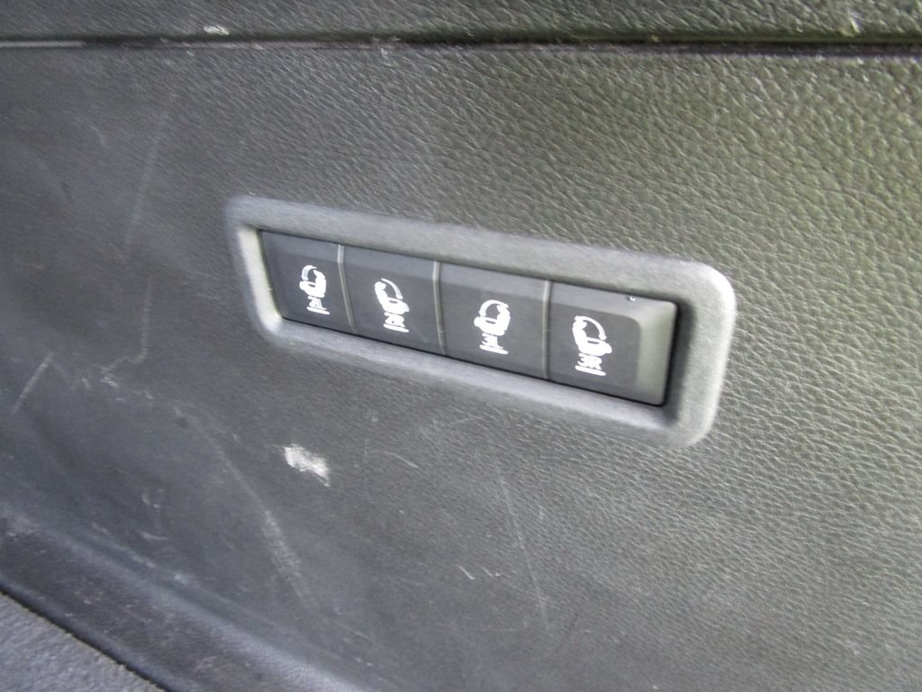 Used 2022 Jeep Wagoneer Series III AWD/4WD image 13