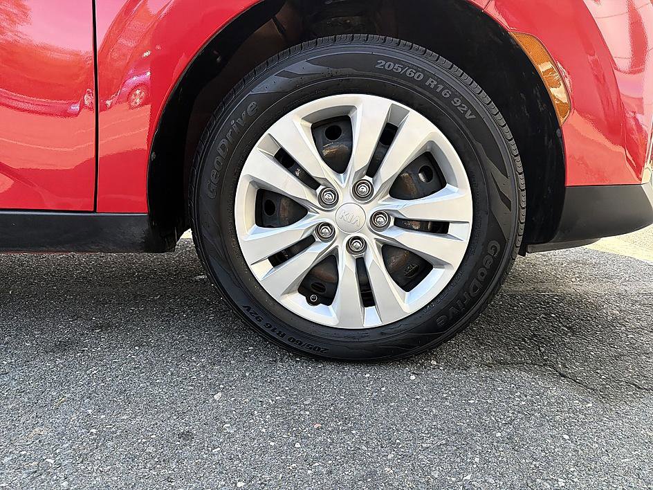 Used 2020 Kia Soul LX image 13