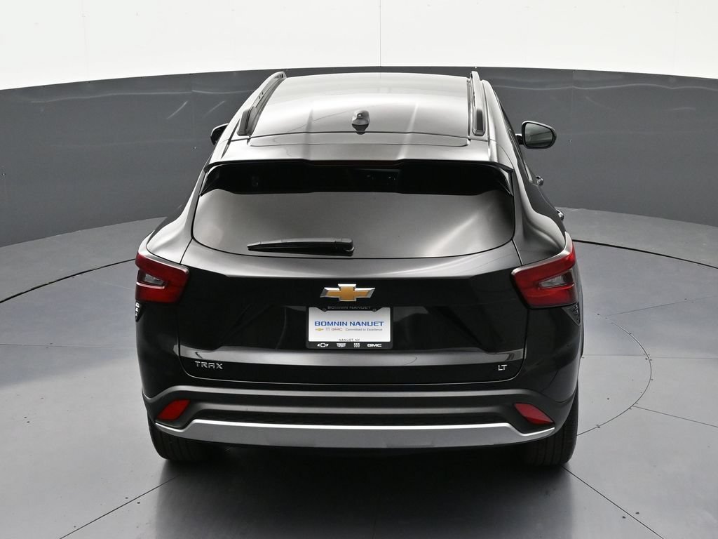 Used 2024 Chevrolet Trax LT FWD image 19