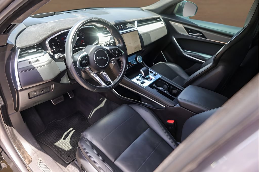 Used 2023 Jaguar F-PACE SVR AWD/4WD image 10