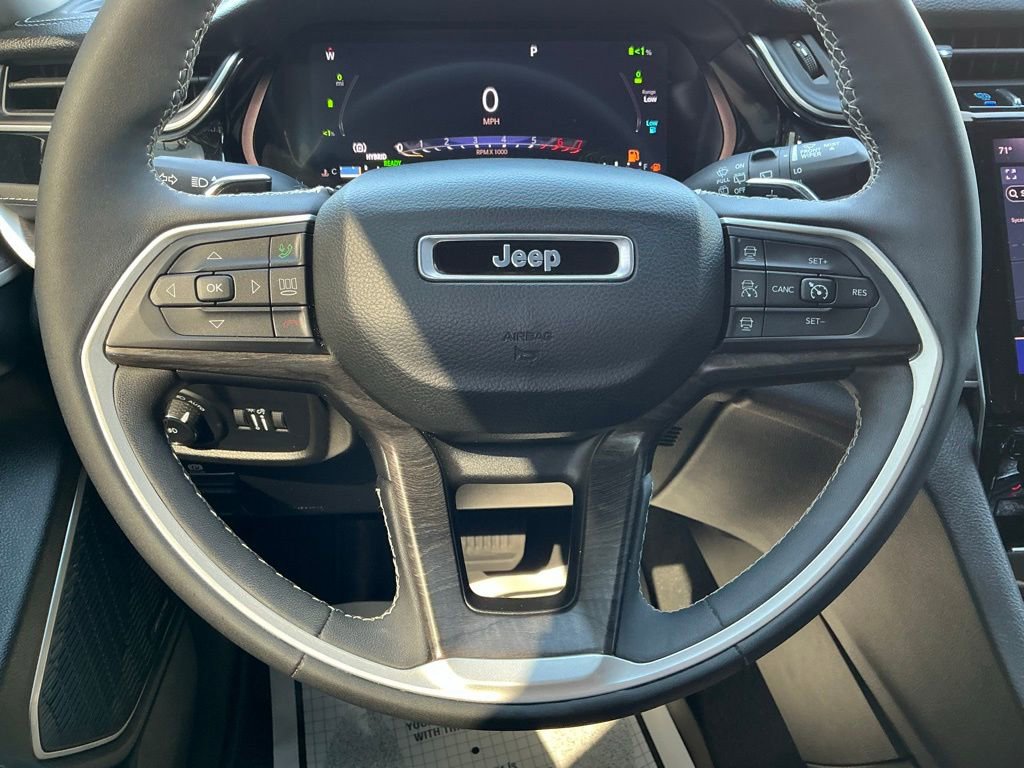 Used 2023 Jeep Grand Cherokee 4WD 4xe w/ Luxury Tech Group II image 44