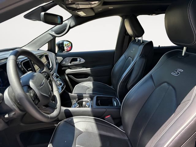 Used 2025 Chrysler Pacifica Limited FWD image 9