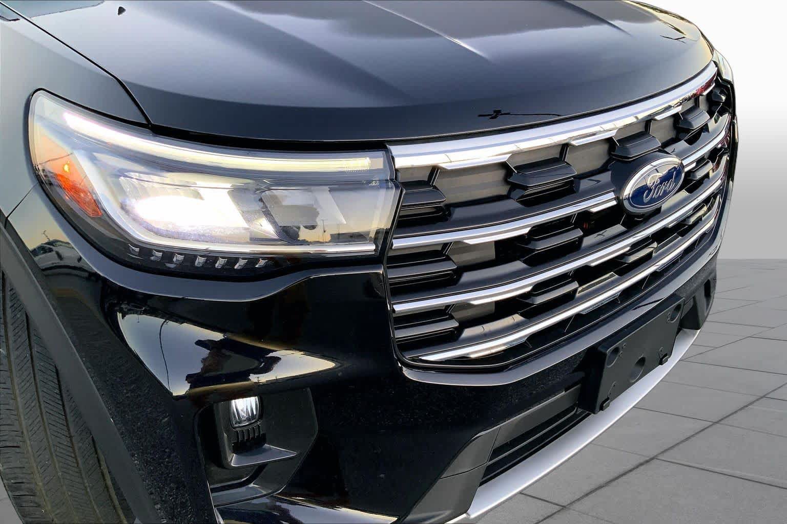 Used 2025 Ford Explorer Active w/ Active Comfort Package RWD image 28