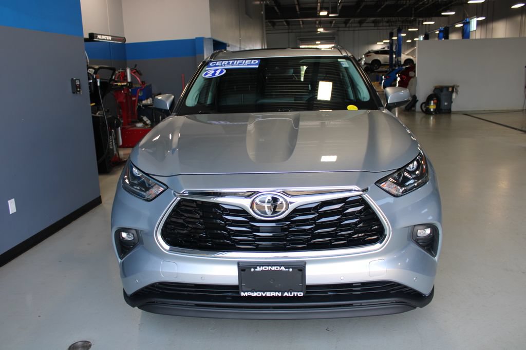 Used 2021 Toyota Highlander Limited AWD/4WD image 2