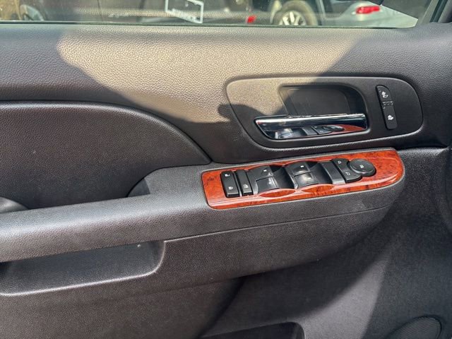 Used 2011 GMC Yukon XL SLT AWD/4WD image 23