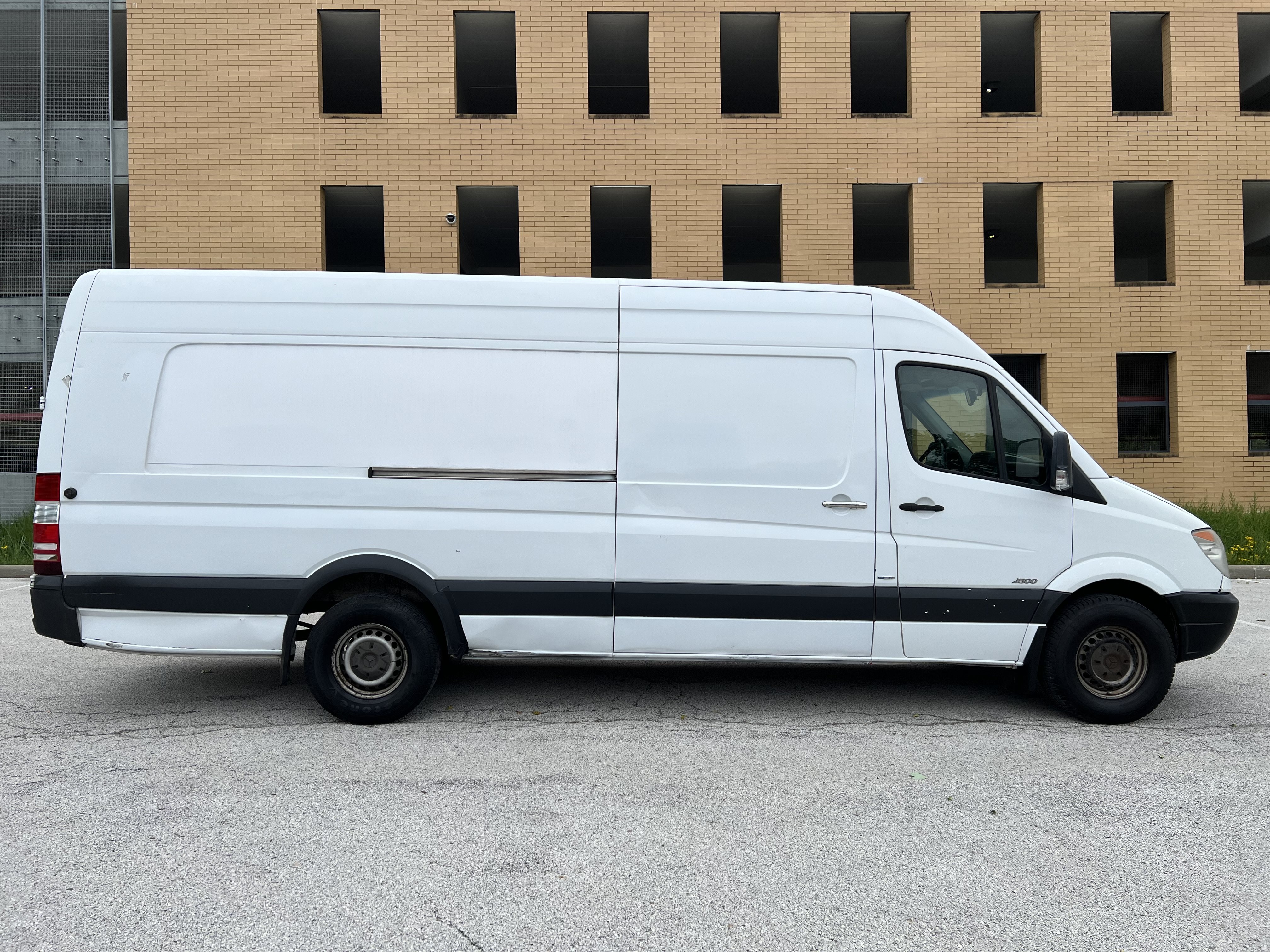 Used 2013 Mercedes-Benz Sprinter 2500 image 9