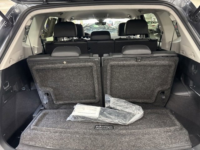 Used 2022 Volkswagen Tiguan SE image 12